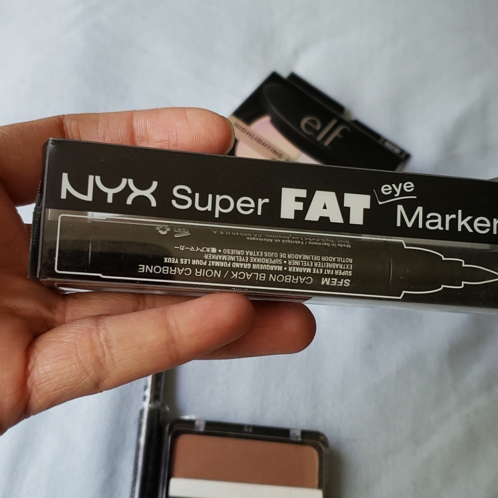 Make up bundle - Picture 2 of 5